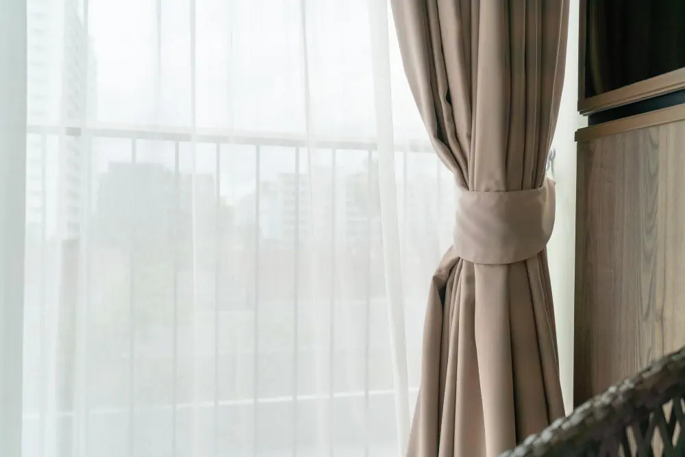 Are Transparent Honeycomb Blinds a Good Idea for Your Home?